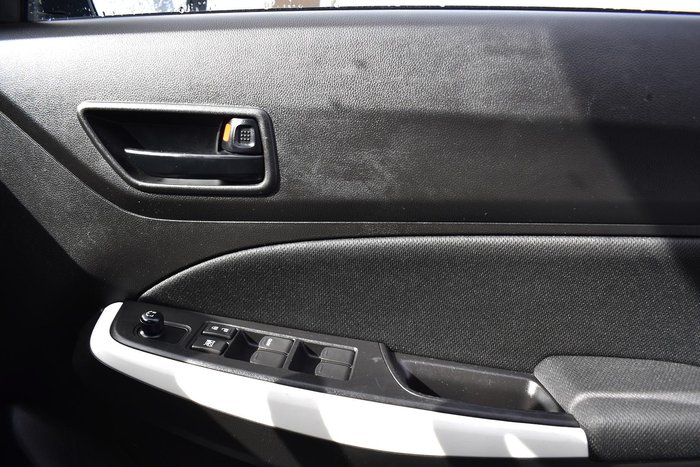 2023 Suzuki Swift GL AZ Series II Pure White