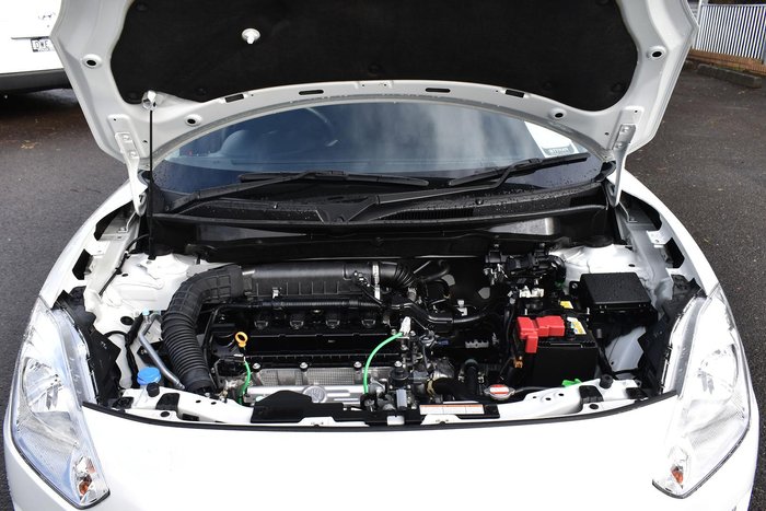 2023 Suzuki Swift GL AZ Series II Pure White