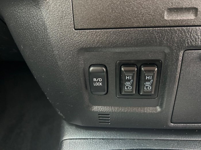 2020 Mitsubishi Pajero Exceed