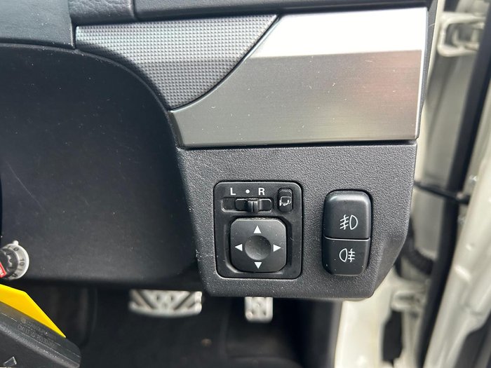 2020 Mitsubishi Pajero Exceed