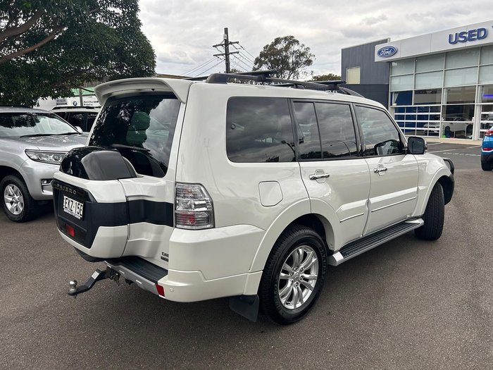 2020 Mitsubishi Pajero Exceed