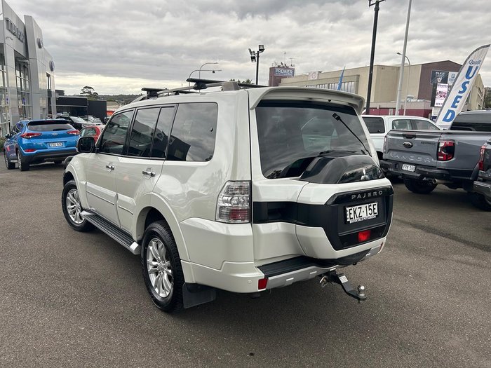 2020 Mitsubishi Pajero Exceed