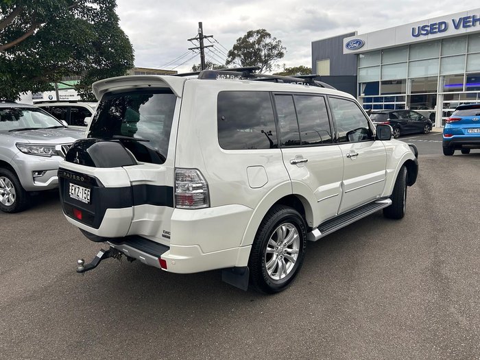 2020 Mitsubishi Pajero Exceed