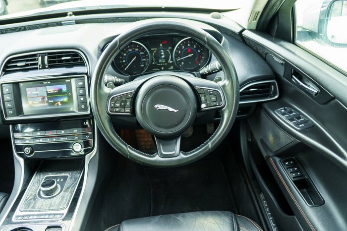 2016 Jaguar XE 20t Prestige