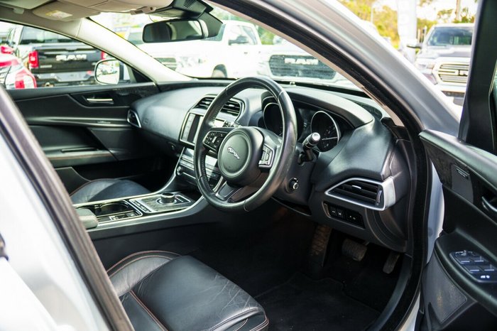 2016 Jaguar XE 20t Prestige