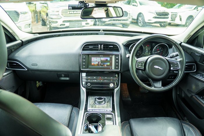2016 Jaguar XE 20t Prestige