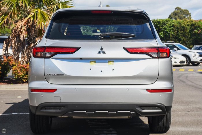 2025 Mitsubishi Outlander ES