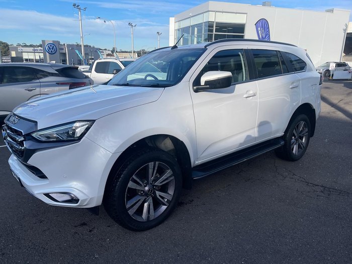 2022 Isuzu MU-X LS-T
