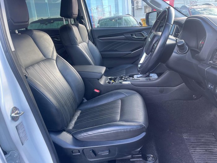 2022 Isuzu MU-X LS-T