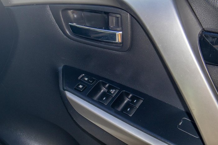 2017 Mitsubishi Pajero GLS