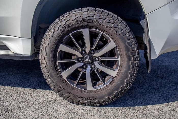 2017 Mitsubishi Pajero GLS