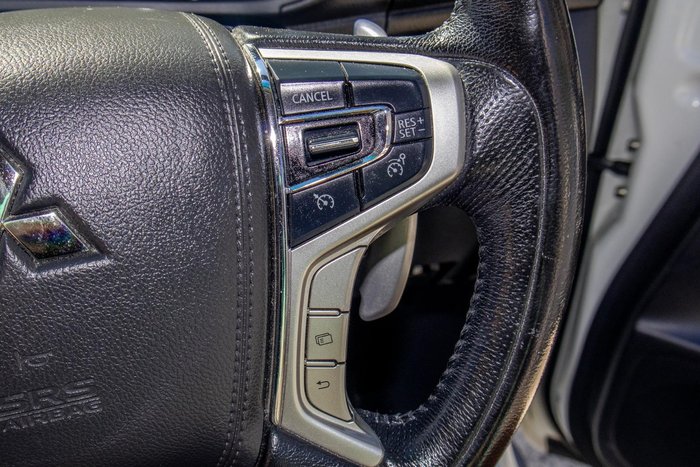 2017 Mitsubishi Pajero GLS