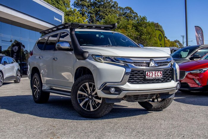 2017 Mitsubishi Pajero GLS