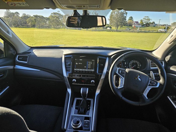 2023 Mitsubishi Pajero Sport GLS