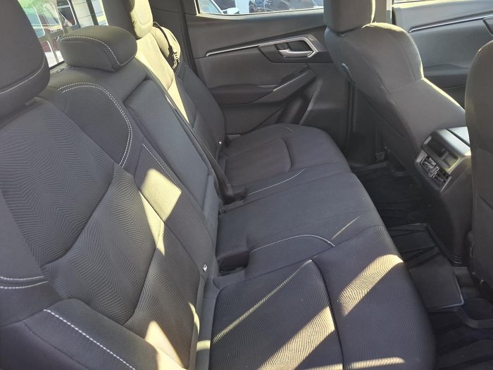 2022 Isuzu D-MAX LS-M