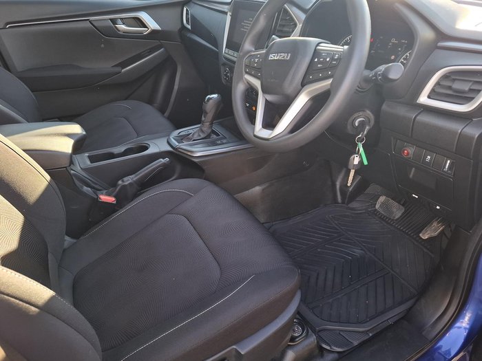 2022 Isuzu D-MAX LS-M