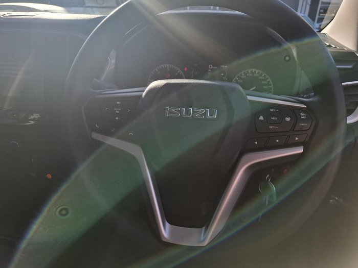 2022 Isuzu D-MAX LS-M
