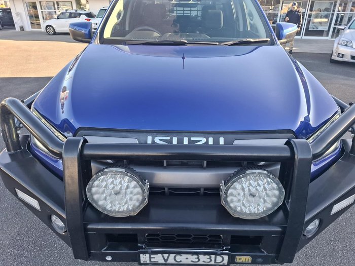2022 Isuzu D-MAX LS-M