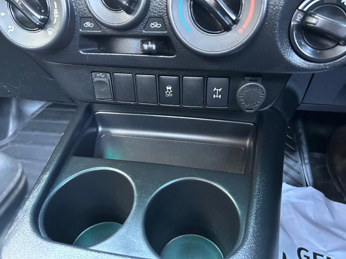 2019 Toyota Hilux SR