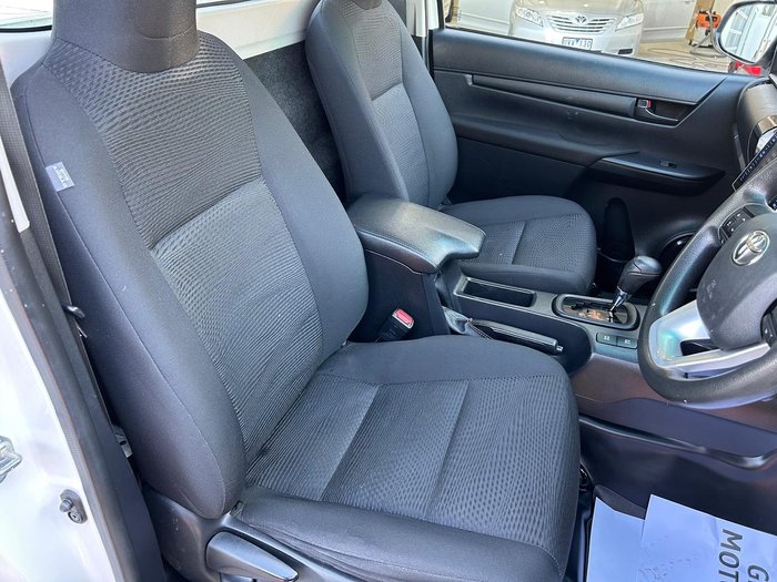 2019 Toyota Hilux SR
