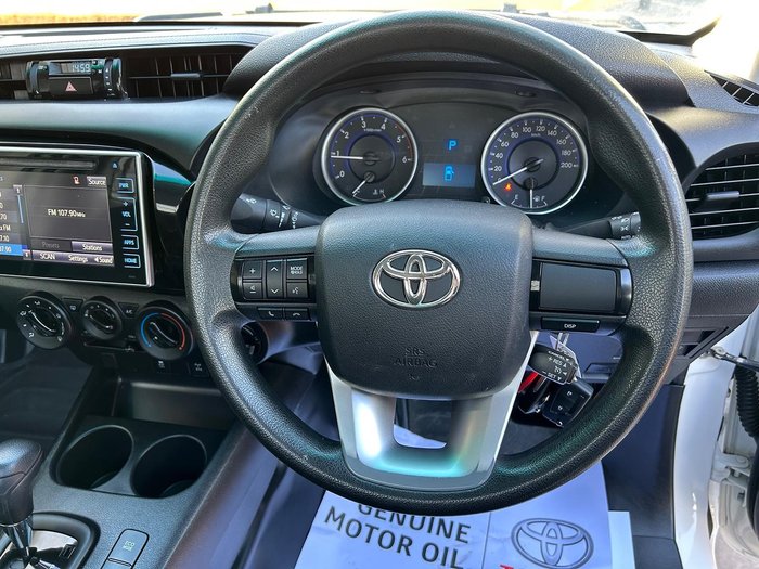 2019 Toyota Hilux SR
