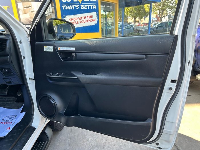 2019 Toyota Hilux SR