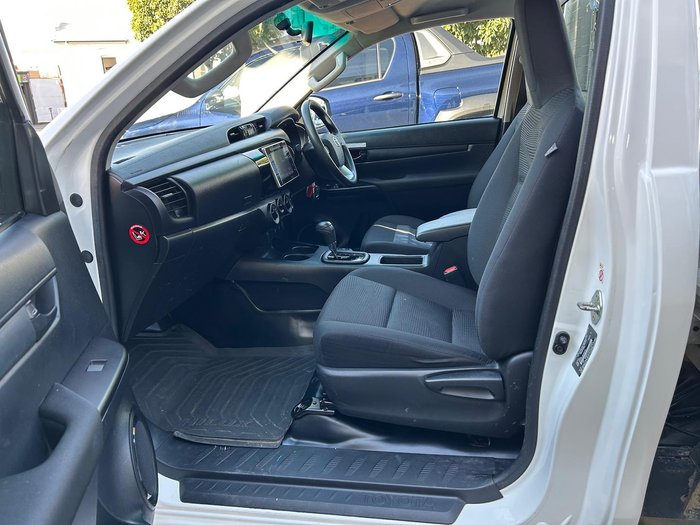 2019 Toyota Hilux SR