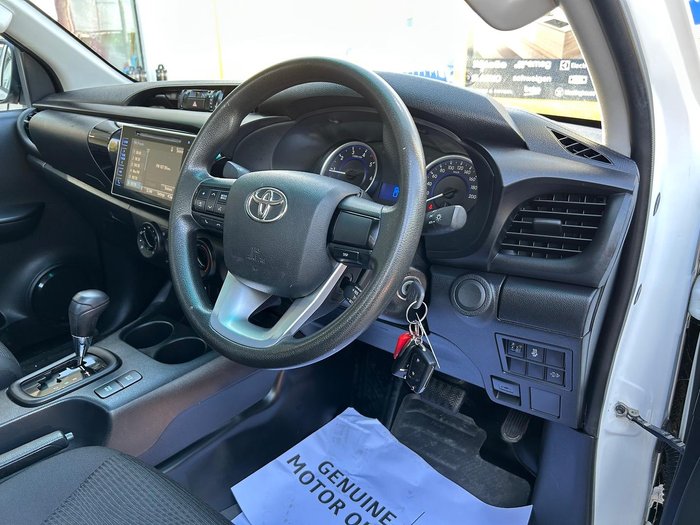 2019 Toyota Hilux SR