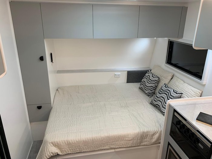 2025 Traveller Track 15'