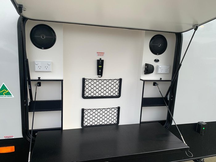 2025 Traveller Track 15'