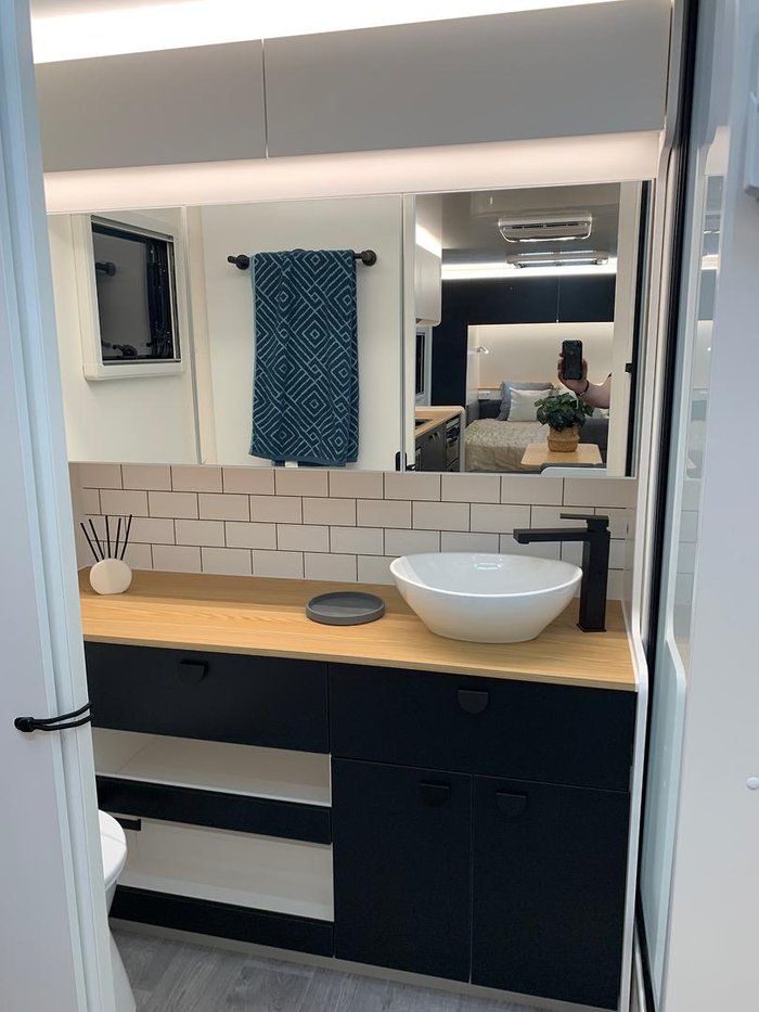 2025 Traveller Track 20'