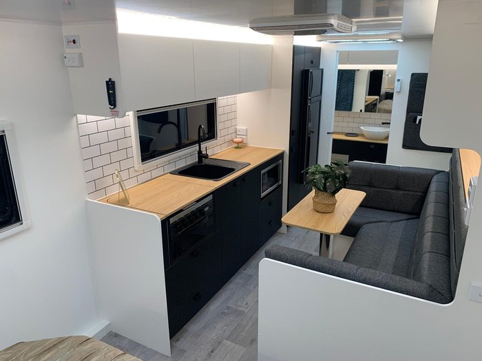 2025 Traveller Track 20'