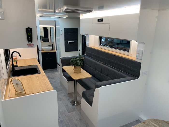 2025 Traveller Track 20'