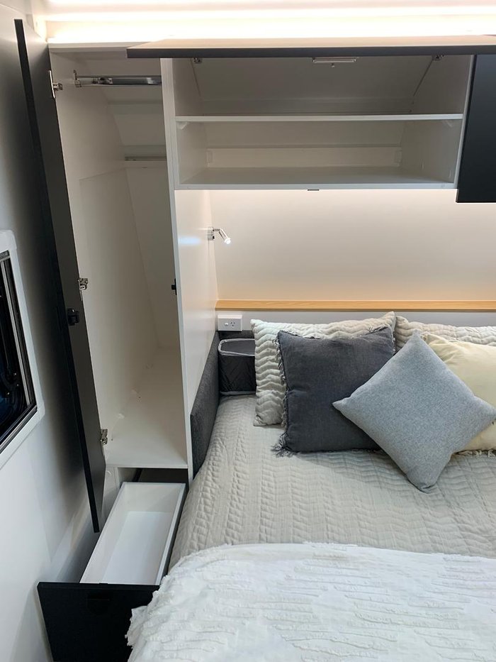 2025 Traveller Track 17'