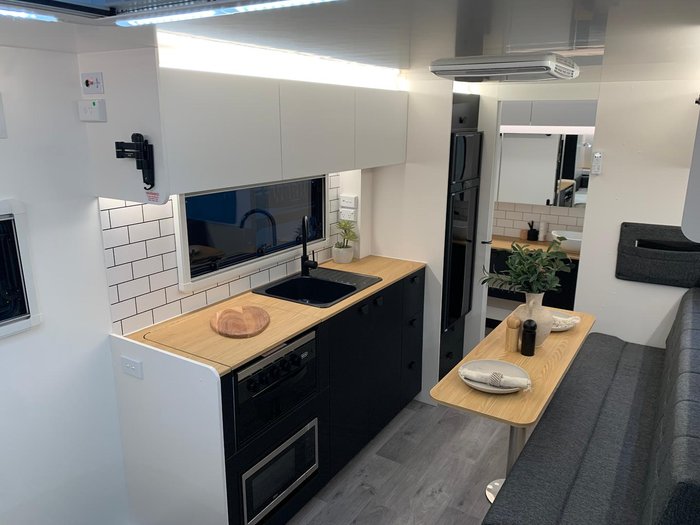 2025 Traveller Track 17'