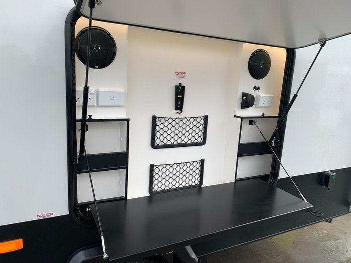 2025 Traveller Track 17'