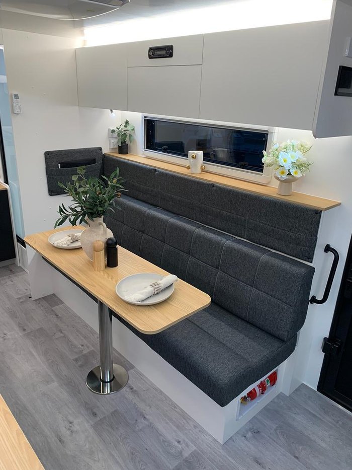 2025 Traveller Track 17'