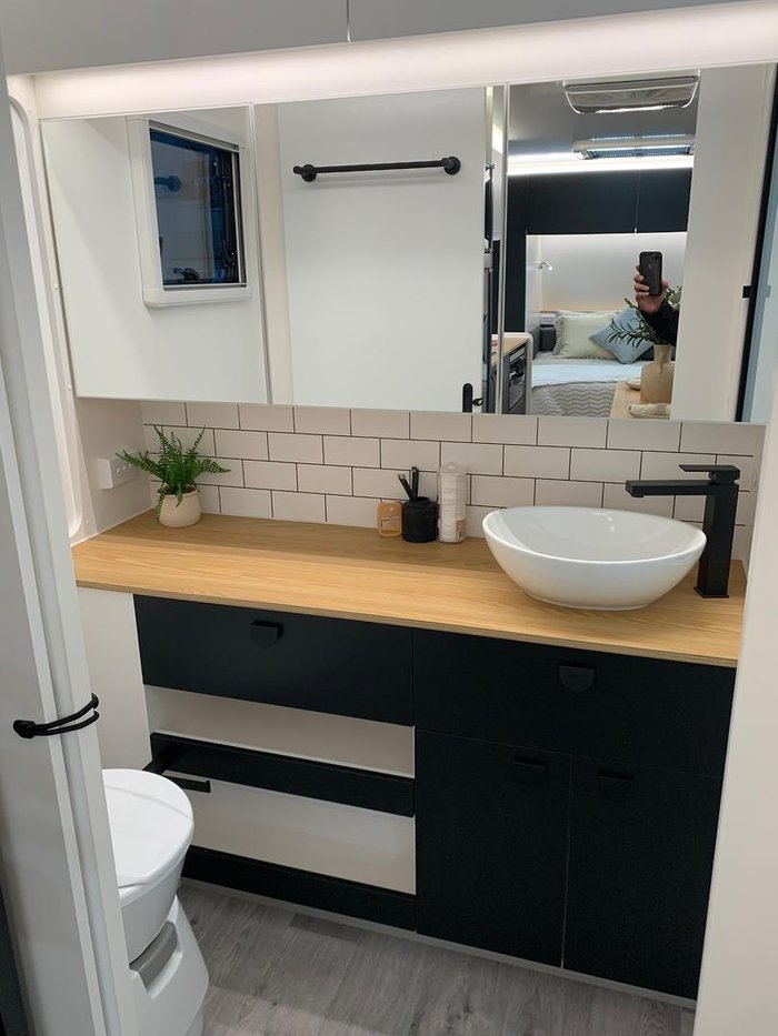 2025 Traveller Track 17'