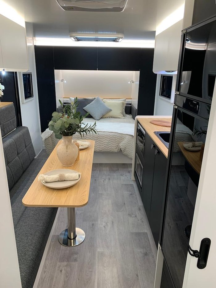 2025 Traveller Track 17'