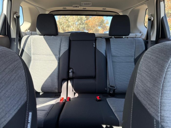 2025 Nissan X-TRAIL ST