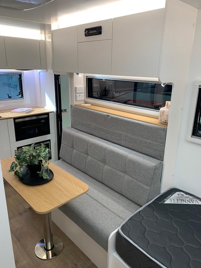 2025 Traveller Track 13'
