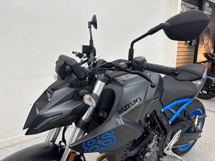 2025 Suzuki GSX-8S Black