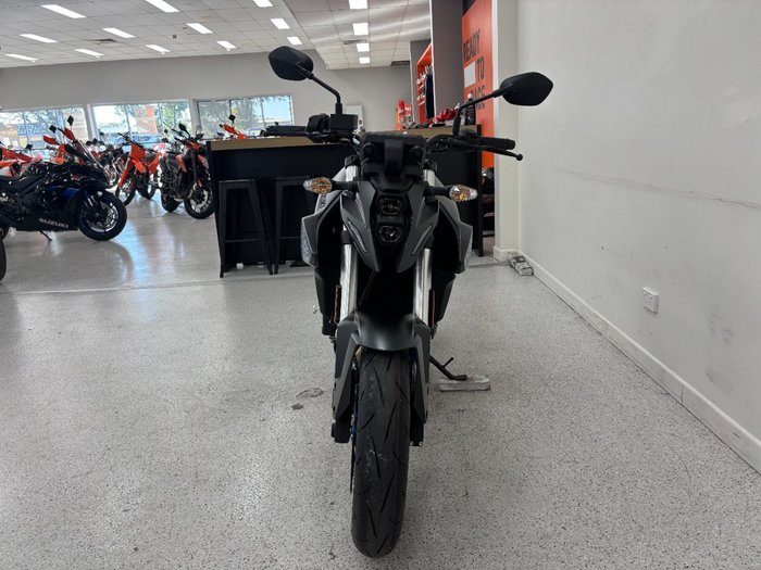 2025 Suzuki GSX-8S Black