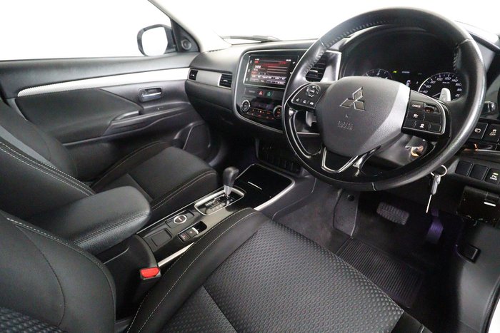 2016 Mitsubishi Outlander LS Safety Pack