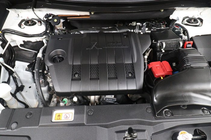 2016 Mitsubishi Outlander LS Safety Pack