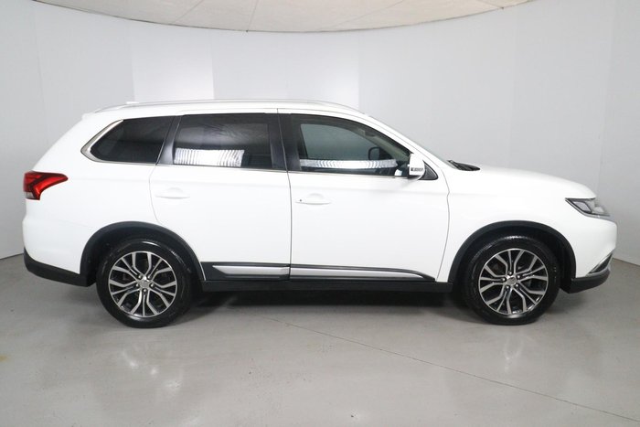 2016 Mitsubishi Outlander LS Safety Pack