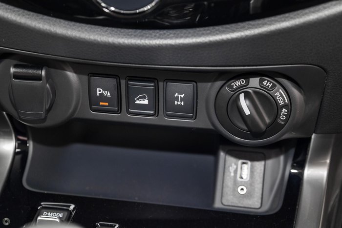 2025 Nissan Navara ST-X