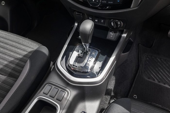 2025 Nissan Navara ST-X