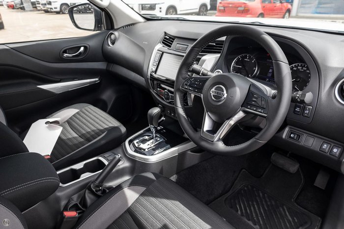 2025 Nissan Navara ST-X