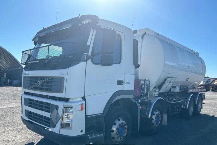 2006 Volvo Fm 480 8X4 White